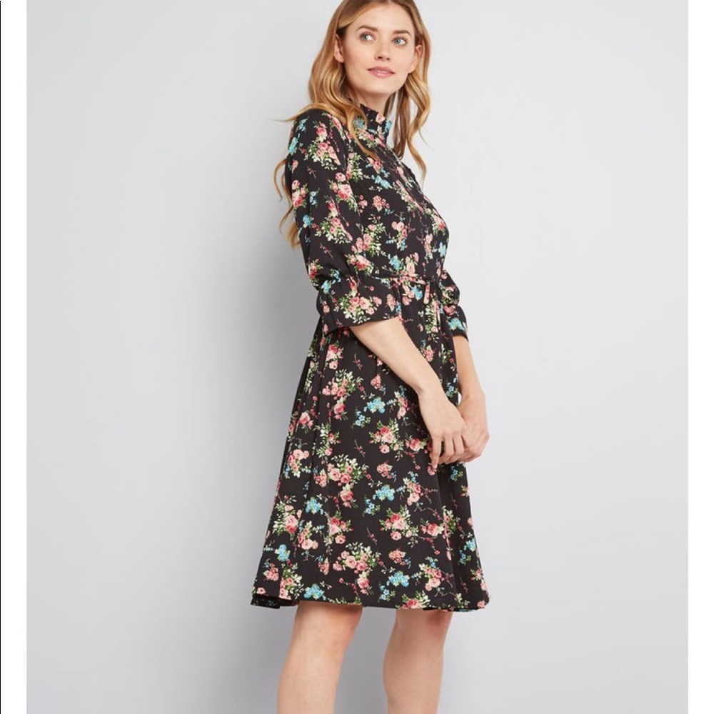 Modcloth Fashionably Dashing Dress - Picture 1 of 10